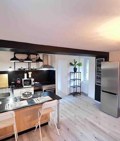 Saint-Georges-de-Luzençon Logement Moderne Au Coeur Du Village מראה חיצוני תמונה