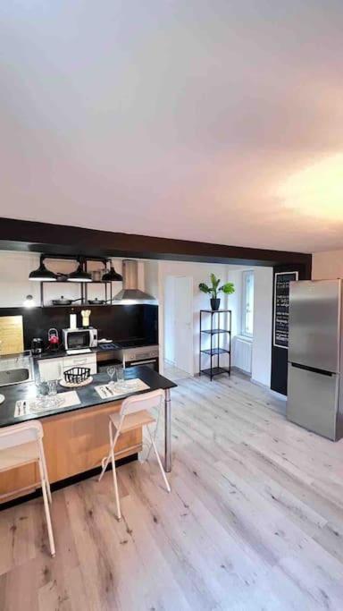 Saint-Georges-de-Luzençon Logement Moderne Au Coeur Du Village מראה חיצוני תמונה