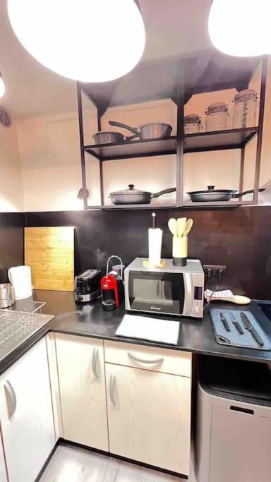 Saint-Georges-de-Luzençon Logement Moderne Au Coeur Du Village מראה חיצוני תמונה