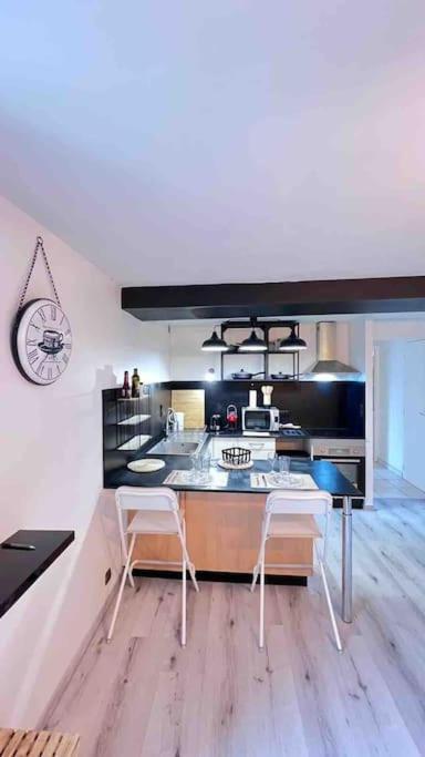 Saint-Georges-de-Luzençon Logement Moderne Au Coeur Du Village מראה חיצוני תמונה