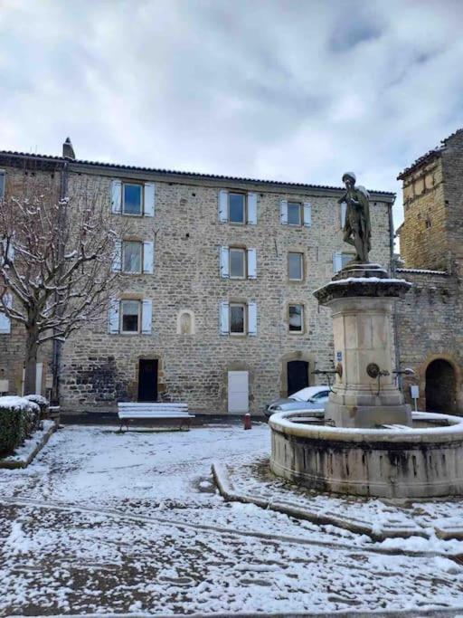 Saint-Georges-de-Luzençon Logement Moderne Au Coeur Du Village מראה חיצוני תמונה